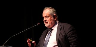 Ανακοίνωση του Αν. Υπουργού Κώστα Φωτάκη για την Τesla Greece