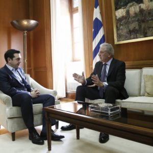 Συνάντηση του Πρωθυπουργού με τον Επίτροπο Μετανάστευσης, Εσωτερικών Υποθέσεων και Ιθαγένειας, κ. Δ. Αβραμόπουλο.