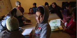 Η ένταξη του συνόλου των προσφυγοπαίδων στο εκπαιδευτικό σύστημα αποτελεί βασική προτεραιότητα και υποχρέωση της Ελληνικής Πολιτείας