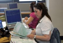 Ακατάσχετα τα προνοιακά και κοινωνικά επιδόματα