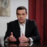 «Η Ελλάδα δεν πρόκειται να αναστενάζει σε βαλίτσες, τσάντες, και σκοτεινούς λογαριασμούς. Η κυβέρνηση, κι εγώ προσωπικά, θα επιμείνουμε ως το τέλος: Φως παντού, φως σε όλα!»