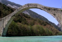 Στην τελική ευθεία η έναρξη των εργασιών αναστήλωσης του ιστορικού γεφυριού της Πλάκας