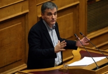 «Ο λαός πέρασε πολλά και δικαιούται να ξέρει πού θα πάει η χώρα»