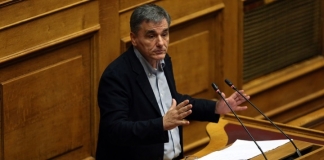 «Ο λαός πέρασε πολλά και δικαιούται να ξέρει πού θα πάει η χώρα»