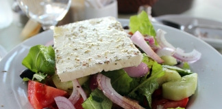 Με συντονισμένες ενέργειες τριών υπουργείων απετράπη η αύξηση των αμερικάνικων δασμών στη Φέτα