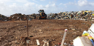 Καθαρισμός της Χάλκης από 2.000 τόνους απορριμμάτων μετά από 7 χρόνια