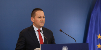 Eνημέρωση πολιτικών συντακτών από τον Κυβερνητικό Εκπρόσωπο Στέλιο Πέτσα
