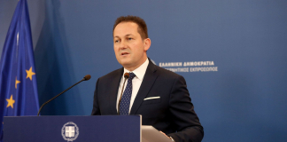 Eνημέρωση πολιτικών συντακτών από τον Κυβερνητικό Εκπρόσωπο Στέλιο Πέτσα