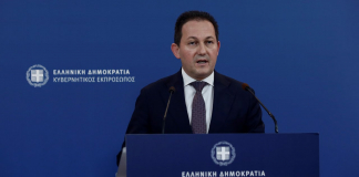 Eνημέρωση πολιτικών συντακτών από τον Κυβερνητικό Εκπρόσωπο Στέλιο Πέτσα