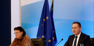 Ενημέρωση των πολιτικών συντακτών από τον Κυβερνητικό Εκπρόσωπο Στέλιο Πέτσα και την Υπουργό Πολιτισμού και Αθλητισμού Λίνα Μενδώνη