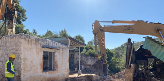 Έναρξη κατεδαφίσεων αυθαιρέτων στη Μάνδρα