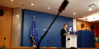 Eνημέρωση πολιτικών συντακτών από τον Κυβερνητικό Εκπρόσωπο Στέλιο Πέτσα