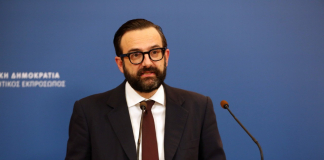 Η ενημέρωση των πολιτικών συντακτών και των ανταποκριτών ξένου τύπου από τον Υφυπουργό παρά τω Πρωθυπουργώ και Κυβερνητικό Εκπρόσωπο Χρήστο Ταραντίλη