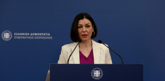 Η ενημέρωση των πολιτικών συντακτών και των ανταποκριτών ξένου τύπου από την Κυβερνητική Εκπρόσωπο Αριστοτελία Πελώνη