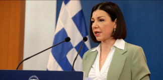 Η ενημέρωση των πολιτικών συντακτών και των ανταποκριτών ξένου τύπου από την Κυβερνητική Εκπρόσωπο Αριστοτελία Πελώνη