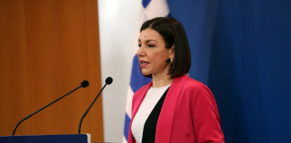 Η ενημέρωση των πολιτικών συντακτών και των ανταποκριτών ξένου τύπου από την Κυβερνητική Εκπρόσωπο Αριστοτελία Πελώνη