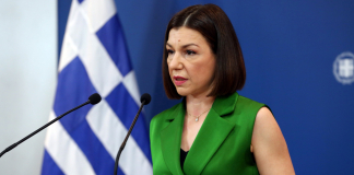 Η ενημέρωση των πολιτικών συντακτών και των ανταποκριτών ξένου τύπου από την Κυβερνητική Εκπρόσωπο Αριστοτελία Πελώνη