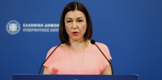 Η ενημέρωση των πολιτικών συντακτών και των ανταποκριτών ξένου τύπου από την Κυβερνητική Εκπρόσωπο Αριστοτελία Πελώνη