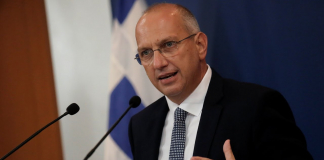 Η ενημέρωση των πολιτικών συντακτών και των ανταποκριτών ξένου τύπου από τον Υφυπουργό παρά τω Πρωθυπουργώ και Κυβερνητικό Εκπρόσωπο Γιάννη Οικονόμου