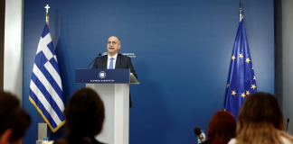 Η ενημέρωση των πολιτικών συντακτών και των ανταποκριτών ξένου Τύπου από τον Υφυπουργό παρά τω Πρωθυπουργώ και Κυβερνητικό Εκπρόσωπο Γιάννη Οικονόμου