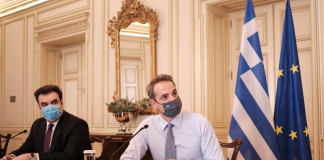 Διαθέσιμες μέσω του gov.gr και για τις 13 Περιφέρειες της χώρας οι ηλεκτρονικές υπηρεσίες για την ανανέωση άδειας οδήγησης και τη χορήγηση αντίγραφου άδειας κυκλοφορίας