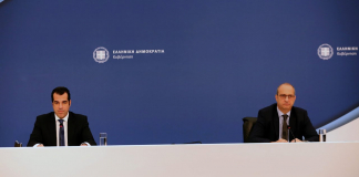 Η ενημέρωση των πολιτικών συντακτών και των ανταποκριτών ξένου Τύπου από τον Υφυπουργό παρά τω Πρωθυπουργώ και Κυβερνητικό Εκπρόσωπο, Γιάννη Οικονόμου, και τον Υπουργό Υγείας, Θάνο Πλεύρη