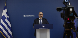 Η ενημέρωση των πολιτικών συντακτών και των ανταποκριτών ξένου Τύπου από τον Υφυπουργό παρά τω Πρωθυπουργώ και Κυβερνητικό Εκπρόσωπο, Γιάννη Οικονόμου