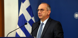 Η ενημέρωση των πολιτικών συντακτών και των ανταποκριτών ξένου Τύπου από τον Υφυπουργό παρά τω Πρωθυπουργώ και Κυβερνητικό Εκπρόσωπο, Γιάννη Οικονόμου