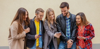 Μέσω του mobilefees.gov.gr οι αιτήσεις για την απαλλαγή των νέων, ηλικίας 15-29 ετών, από τα τέλη κινητής και καρτοκινητής τηλεφωνίας