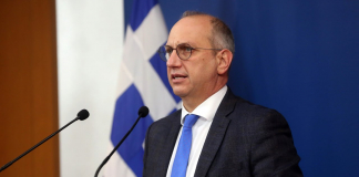 Η ενημέρωση των πολιτικών συντακτών και των ανταποκριτών ξένου Τύπου από τον Υφυπουργό παρά τω Πρωθυπουργώ και Κυβερνητικό Εκπρόσωπο, Γιάννη Οικονόμου