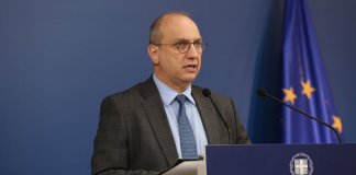 Η ενημέρωση των πολιτικών συντακτών και των ανταποκριτών ξένου Τύπου από τον Υφυπουργό παρά τω Πρωθυπουργώ και Κυβερνητικό Εκπρόσωπο, Γιάννη Οικονόμου