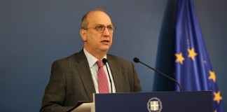 Η ενημέρωση των πολιτικών συντακτών και των ανταποκριτών ξένου Τύπου από τον Υφυπουργό παρά τω Πρωθυπουργώ και Κυβερνητικό Εκπρόσωπο, Γιάννη Οικονόμου