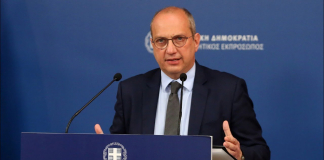 Η ενημέρωση των πολιτικών συντακτών και των ανταποκριτών ξένου Τύπου από τον Υφυπουργό παρά τω Πρωθυπουργώ και Κυβερνητικό Εκπρόσωπο, Γιάννη Οικονόμου