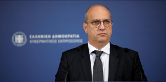 Η ενημέρωση των πολιτικών συντακτών και των ανταποκριτών ξένου Τύπου από τον Υφυπουργό παρά τω Πρωθυπουργώ και Κυβερνητικό Εκπρόσωπο, Γιάννη Οικονόμου