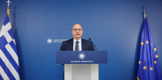 Η ενημέρωση των πολιτικών συντακτών και των ανταποκριτών ξένου Τύπου από τον Υφυπουργό παρά τω Πρωθυπουργώ και Κυβερνητικό Εκπρόσωπο, Γιάννη Οικονόμου