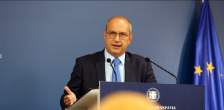 Η ενημέρωση των πολιτικών συντακτών και των ανταποκριτών ξένου Τύπου από τον Υφυπουργό παρά τω Πρωθυπουργώ και Κυβερνητικό Εκπρόσωπο, Γιάννη Οικονόμου