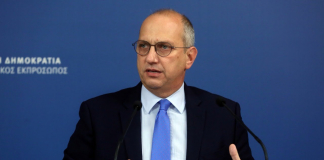 Η ενημέρωση των πολιτικών συντακτών και των ανταποκριτών ξένου Τύπου από τον Υφυπουργό παρά τω Πρωθυπουργώ και Κυβερνητικό Εκπρόσωπο, Γιάννη Οικονόμου