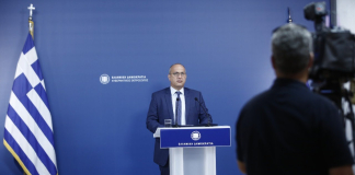 Ενημέρωση των πολιτικών συντακτών και των ανταποκριτών ξένου Τύπου από τον Υφυπουργό παρά τω Πρωθυπουργώ και Κυβερνητικό Εκπρόσωπο, Γιάννη Οικονόμου