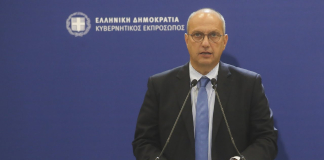 Η ενημέρωση των πολιτικών συντακτών και των ανταποκριτών ξένου Τύπου από τον Υφυπουργό παρά τω Πρωθυπουργώ και Κυβερνητικό Εκπρόσωπο, Γιάννη Οικονόμου