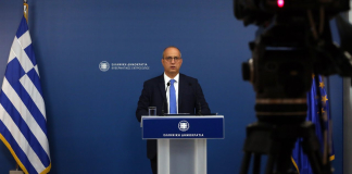 Η ενημέρωση των πολιτικών συντακτών και των ανταποκριτών ξένου Τύπου από τον Υφυπουργό παρά τω Πρωθυπουργώ και Κυβερνητικό Εκπρόσωπο, Γιάννη Οικονόμου