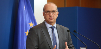 Η ενημέρωση των πολιτικών συντακτών και των ανταποκριτών ξένου Τύπου από τον Υφυπουργό παρά τω Πρωθυπουργώ και Κυβερνητικό Εκπρόσωπο, Γιάννη Οικονόμου