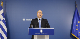 Η ενημέρωση των πολιτικών συντακτών και των ανταποκριτών ξένου Τύπου από τον Υφυπουργό παρά τω Πρωθυπουργώ και Κυβερνητικό Εκπρόσωπο Γιάννη Οικονόμου