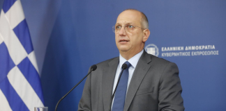 Η ενημέρωση των πολιτικών συντακτών και των ανταποκριτών ξένου Τύπου από τον Υφυπουργό παρά τω Πρωθυπουργώ και Κυβερνητικό Εκπρόσωπο, Γιάννη Οικονόμου