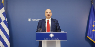 Η ενημέρωση των πολιτικών συντακτών και των ανταποκριτών ξένου Τύπου από τον Υφυπουργό παρά τω Πρωθυπουργώ και Κυβερνητικό Εκπρόσωπο, Γιάννη Οικονόμου