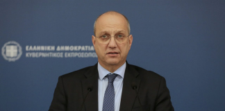 Η ενημέρωση των πολιτικών συντακτών και των ανταποκριτών ξένου Τύπου από τον Υφυπουργό παρά τω Πρωθυπουργώ και Κυβερνητικό Εκπρόσωπο, Γιάννη Οικονόμου