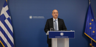 Η ενημέρωση των πολιτικών συντακτών και των ανταποκριτών ξένου Τύπου από τον Υφυπουργό παρά τω Πρωθυπουργώ και Κυβερνητικό Εκπρόσωπο, Γιάννη Οικονόμου