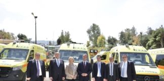 Παραδόθηκαν στο ΕΚΑΒ τα πρώτα 6 ασθενοφόρα που αγοράστηκαν από το Υπουργείο Οικονομικών με δωρεές από τον ειδικό λογαριασμό Covid-19