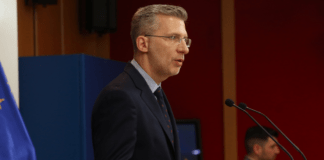 Η ενημέρωση των πολιτικών συντακτών και των ανταποκριτών ξένου Τύπου από τον Υπουργό Επικρατείας και Κυβερνητικό Εκπρόσωπο Άκη Σκέρτσο