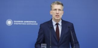 Η ενημέρωση των πολιτικών συντακτών και των ανταποκριτών ξένου Τύπου από τον Υπουργό Επικρατείας και Κυβερνητικό Εκπρόσωπο Άκη Σκέρτσο