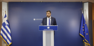 Ενημέρωση των πολιτικών συντακτών και των ανταποκριτών ξένου Τύπου από τον Κυβερνητικό Εκπρόσωπο Παύλο Μαρινάκη